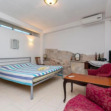House Stipan بيت للعطل Vinišće